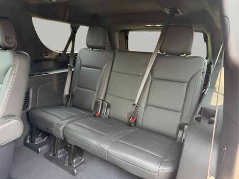 Used 2022 Chevrolet Suburban LT w/ LT Signature Package RWD image 34