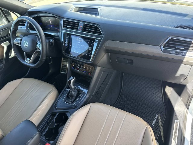 Certified 2024 Volkswagen Tiguan SE R-Line FWD image 35