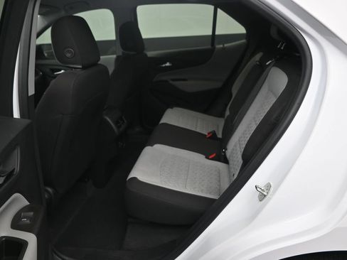 Used 2024 Chevrolet Equinox LS w/ Driver Confidence II Package FWD image 16