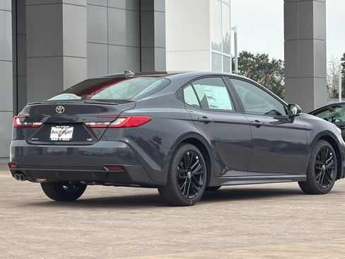New 2026 Toyota Camry SE image 4