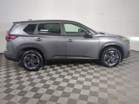 Used 2025 Nissan Rogue SV AWD/4WD image 11