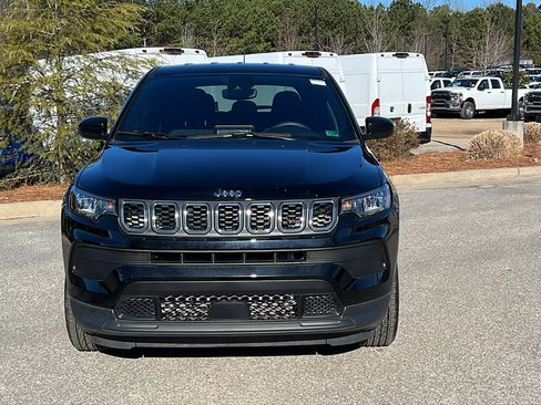 Certified 2025 Jeep Compass Sport image 3