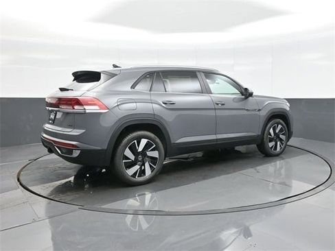 New 2026 Volkswagen Atlas Cross Sport SE image 7
