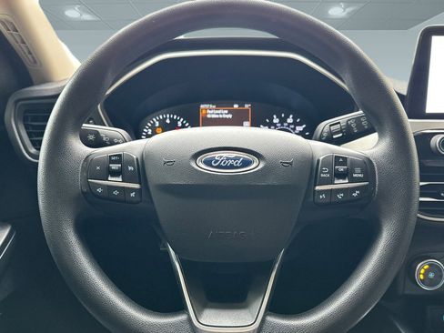 Used 2020 Ford Escape SE image 16