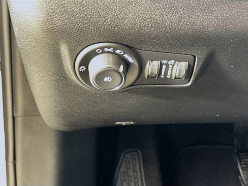 Used 2025 Jeep Compass Limited AWD/4WD image 13
