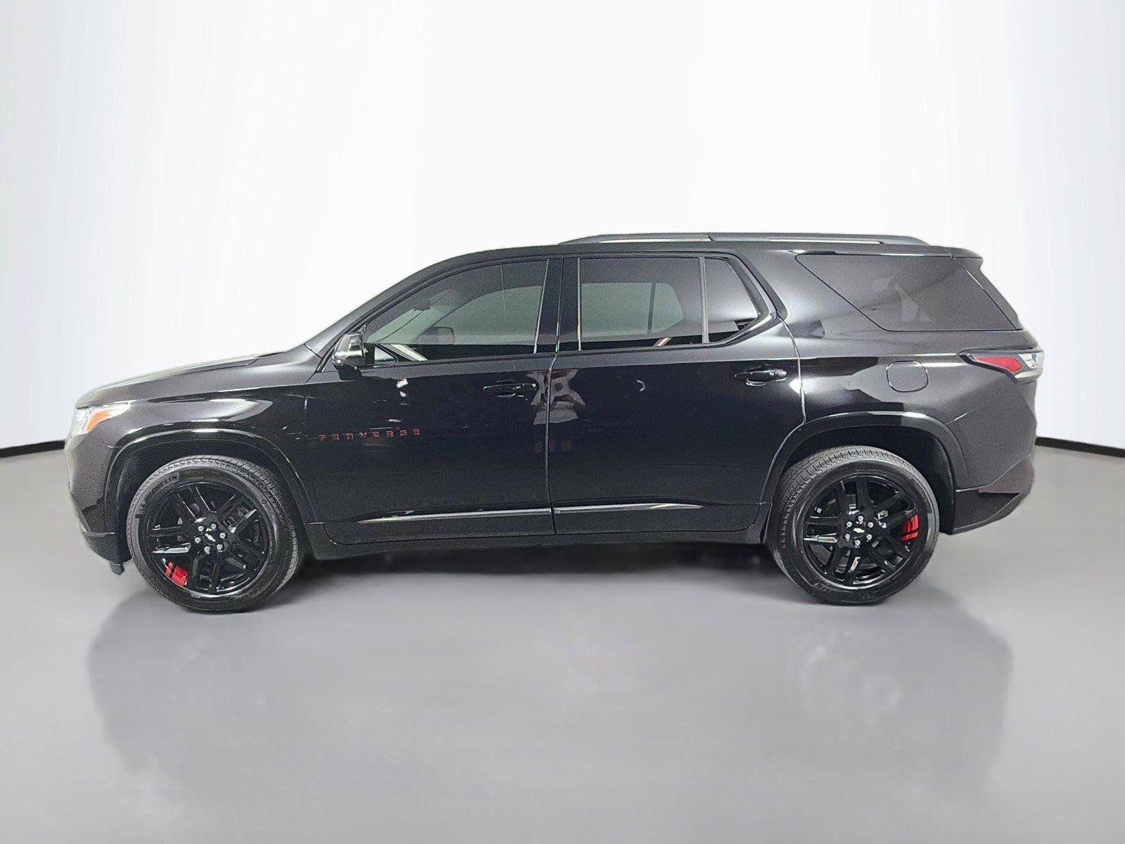 Used 2020 Chevrolet Traverse Premier w/ Redline Edition AWD/4WD image 2
