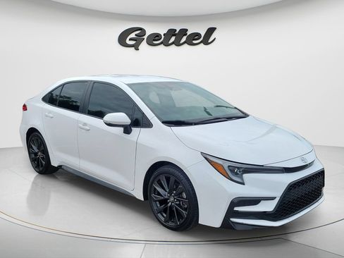 Certified 2024 Toyota Corolla SE FWD image 3
