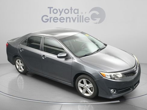 Used 2014 Toyota Camry SE FWD image 20