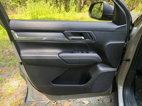 Used 2025 GMC Terrain Elevation FWD image 17
