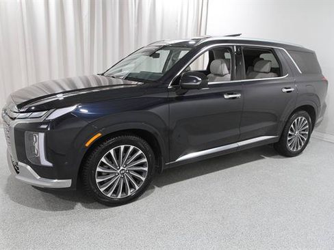 Used 2024 Hyundai Palisade Calligraphy AWD/4WD image 3