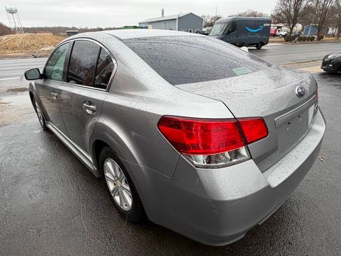 Used 2011 Subaru Legacy 2.5i Premium w/ All-Weather Pkg AWD/4WD image 4