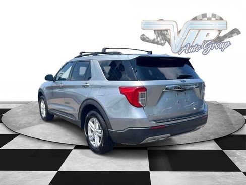 Used 2021 Ford Explorer XLT w/ Equipment Group 202A AWD/4WD image 8