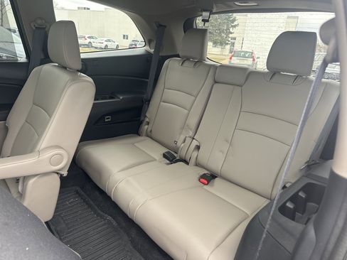 Used 2021 Honda Pilot Touring image 16