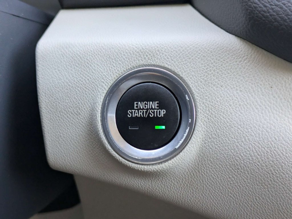 Used 2024 GMC Terrain Denali AWD/4WD image 30