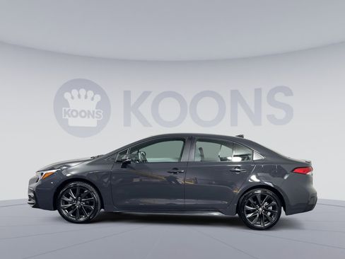 Used 2025 Toyota Corolla SE image 2