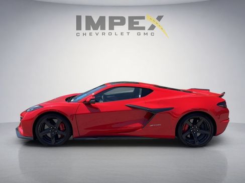 Used 2023 Chevrolet Corvette Z06 w/ Engine Appearance Package RWD image 2