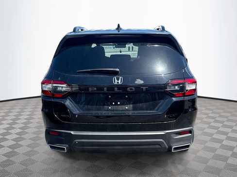 Used 2025 Honda Pilot Sport image 7