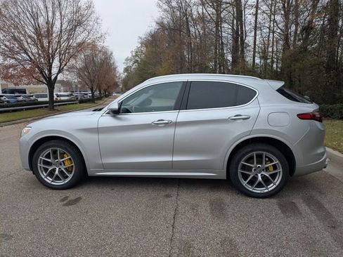 Used 2021 Alfa Romeo Stelvio Ti w/ Premium Package image 2