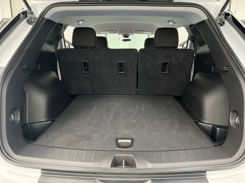 Used 2025 Chevrolet Blazer LT FWD image 28