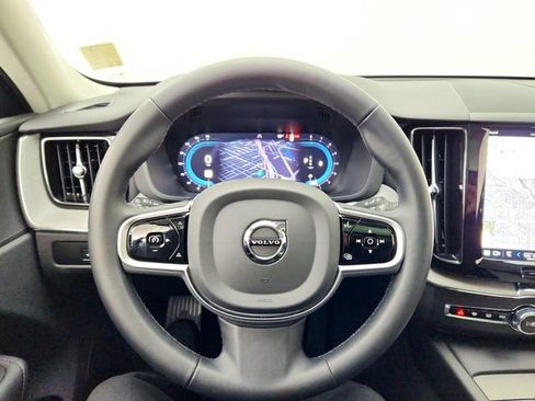 Certified 2025 Volvo XC60 B5 Plus image 25