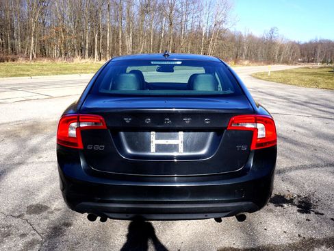 Used 2012 Volvo S60 T5 w/ Climate Pkg image 4