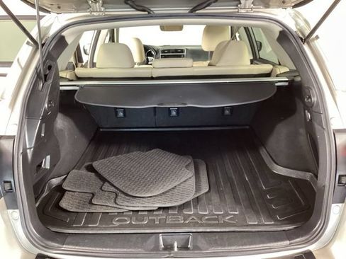 Used 2018 Subaru Outback 2.5i Premium AWD/4WD image 28