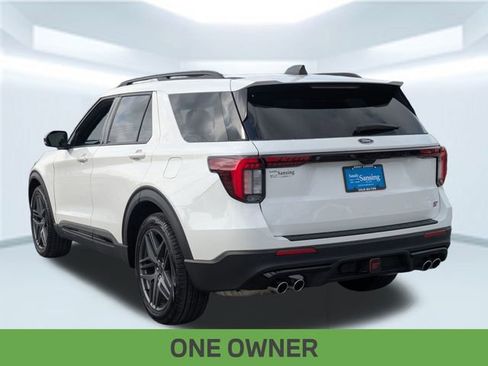 Used 2025 Ford Explorer ST image 3