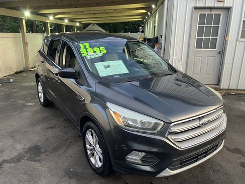 Used 2017 Ford Escape SE FWD image 5