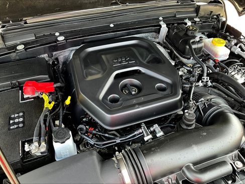 Used 2025 Jeep Wrangler Unlimited Sport AWD/4WD image 30
