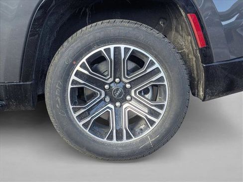 New 2026 Jeep Grand Wagoneer 4WD image 10