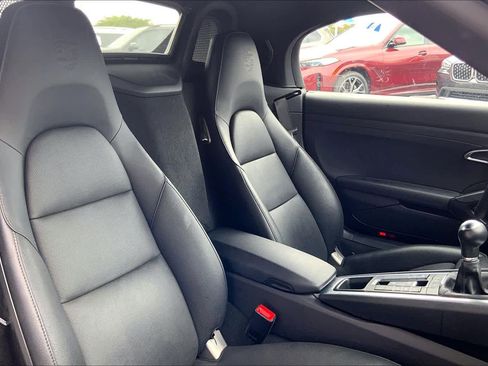 Used 2022 Porsche 718 Boxster image 8
