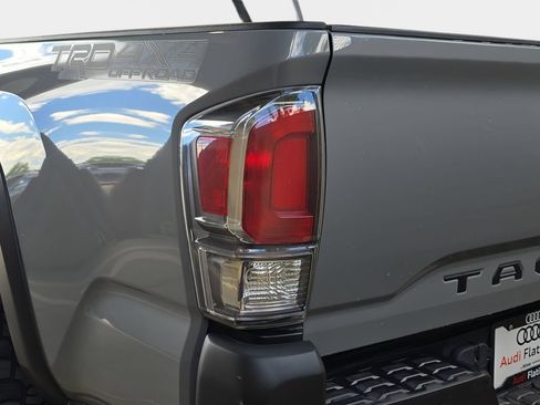 Used 2021 Toyota Tacoma TRD Off-Road AWD/4WD image 30