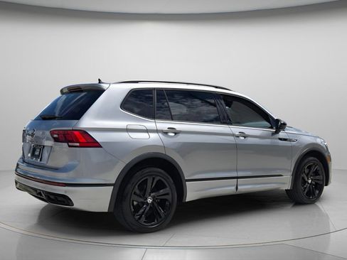Used 2023 Volkswagen Tiguan SE R-Line FWD image 6
