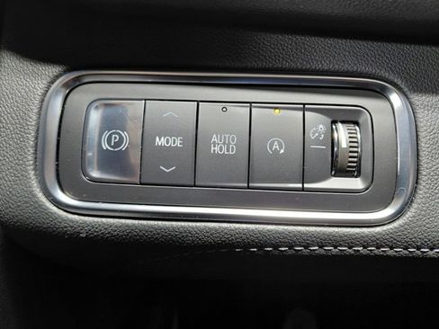 Used 2025 Buick Enclave Preferred image 37