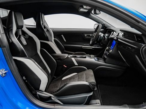 Used 2022 Ford Mustang Shelby GT500 w/ Carbon Fiber Track Pack image 58