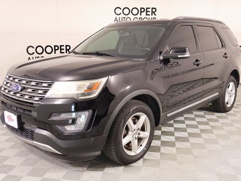 Used 2017 Ford Explorer XLT w/ Equipment Group 201A AWD/4WD image 10