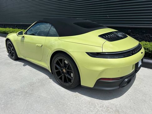 Certified 2025 Porsche 911 Carrera RWD image 3