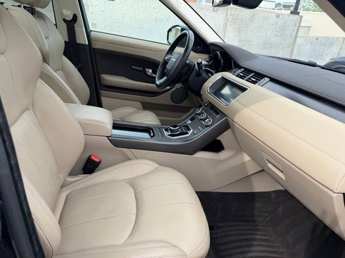Used 2019 Land Rover Range Rover Evoque SE AWD/4WD image 29