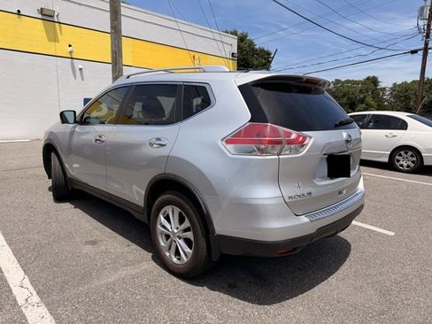 Used 2016 Nissan Rogue SV w/ SV Premium Package AWD/4WD image 5