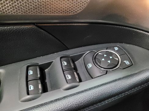 Used 2018 Ford Explorer XLT FWD image 27