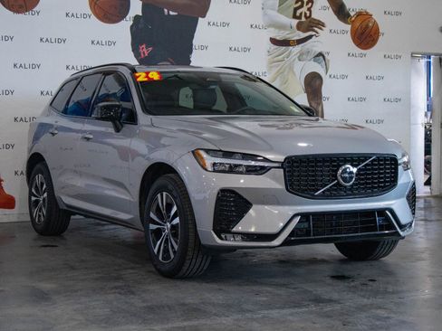 Used 2024 Volvo XC60 B5 Core image 20