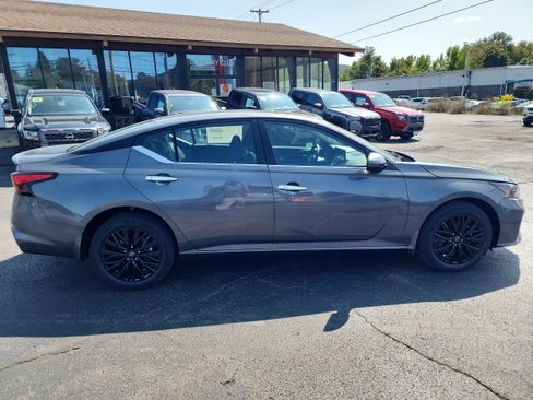 New 2025 Nissan Altima 2.5 SV w/ SV Special Edition Package image 9