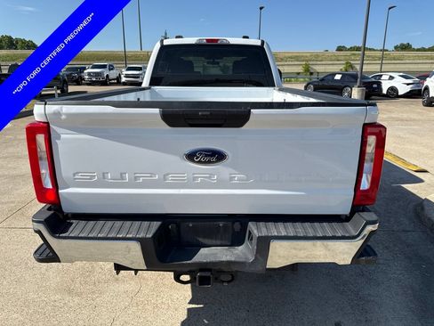Used 2023 Ford F250 XL w/ FX4 Off-Road Package AWD/4WD image 9