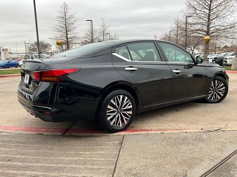 Used 2025 Nissan Altima 2.5 SV image 6
