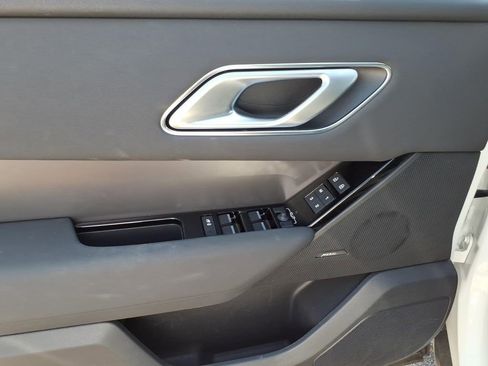 Used 2025 Land Rover Range Rover Velar Dynamic SE image 15