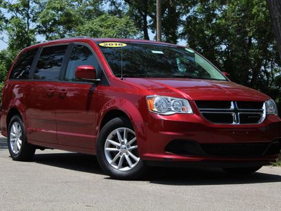 Used 2016 Dodge Grand Caravan SXT w/ UConnect Hands-Free Group