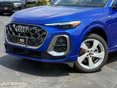 Used 2025 Audi Q5 Premium Plus w/ Premium Plus AWD/4WD image 1