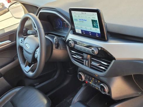 Used 2022 Ford Escape SEL w/ Technology Package image 10