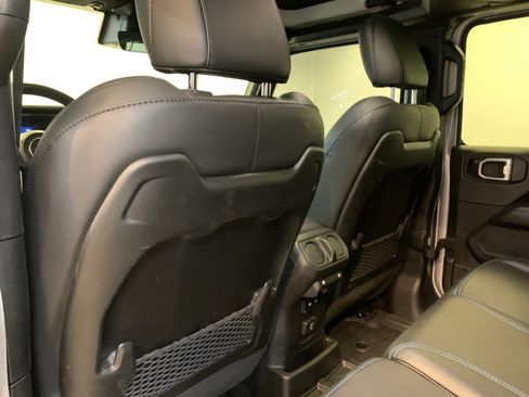 Used 2024 Jeep Wrangler Unlimited Rubicon 4xe AWD/4WD image 44