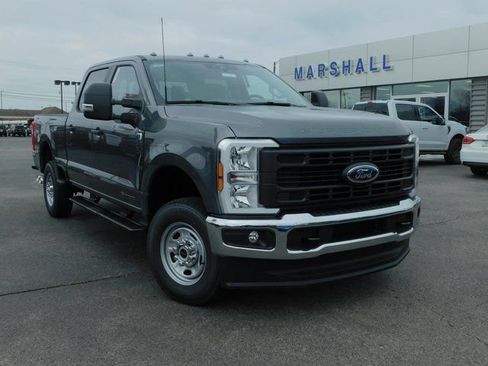 New 2026 Ford F250 4x4 Crew Cab Super Duty image 2